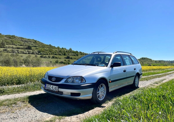 Toyota Avensis cena 7000 przebieg: 252000, rok produkcji 2001 z Bielawa małe 529